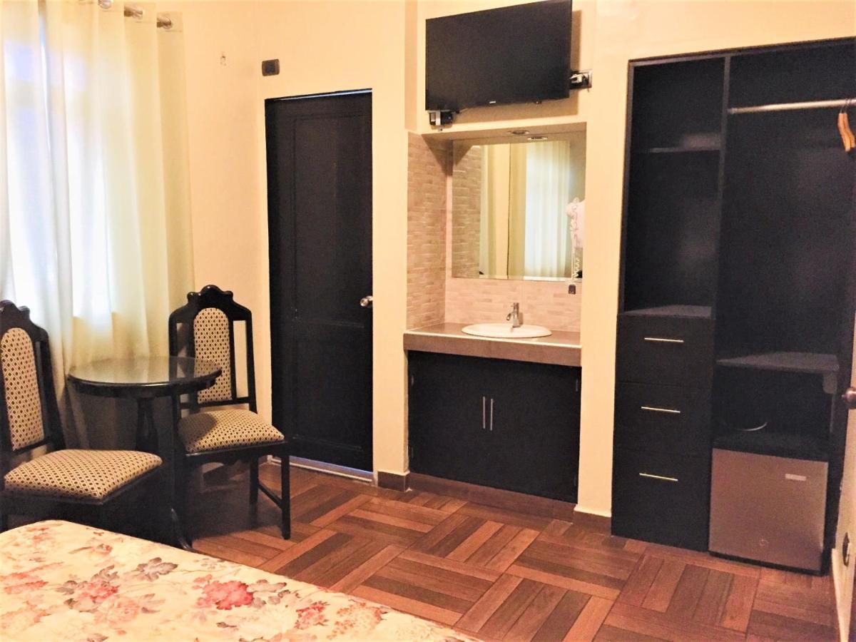 Hostal Carlos Tenaud Lima Luaran gambar
