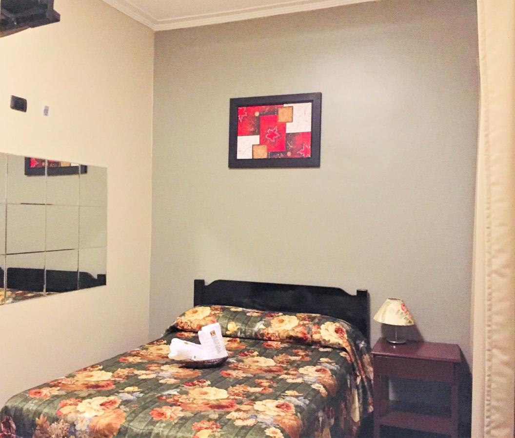 Hostal Carlos Tenaud Lima Luaran gambar