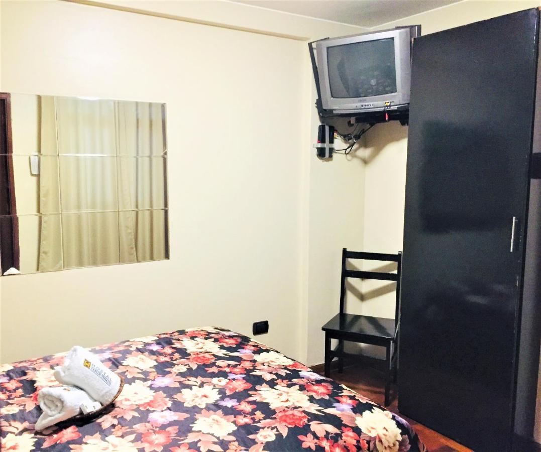 Hostal Carlos Tenaud Lima Luaran gambar