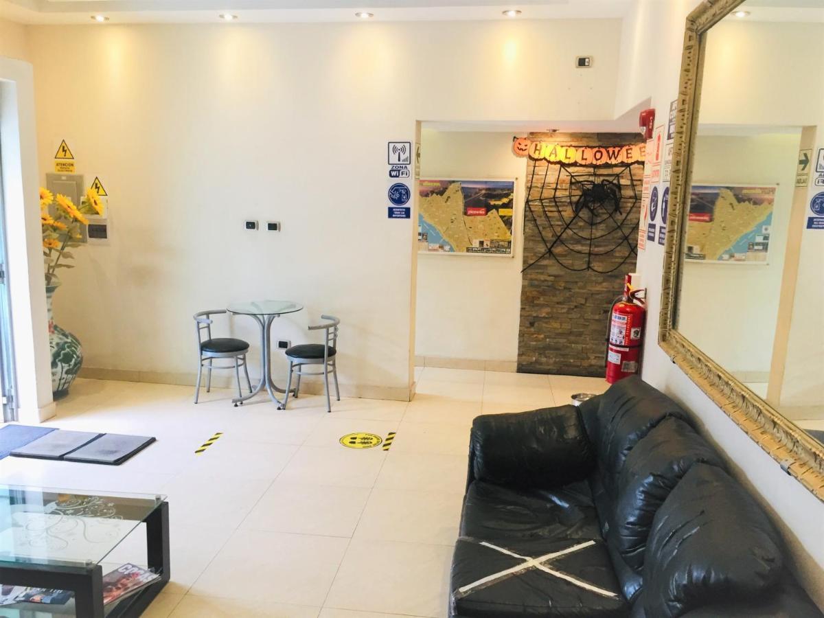 Hostal Carlos Tenaud Lima Luaran gambar