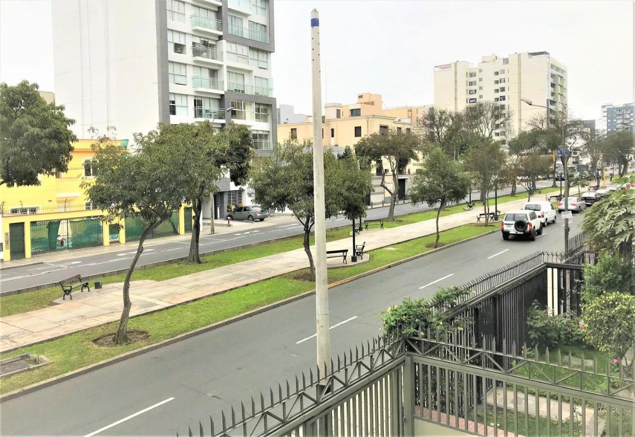 Hostal Carlos Tenaud Lima Luaran gambar
