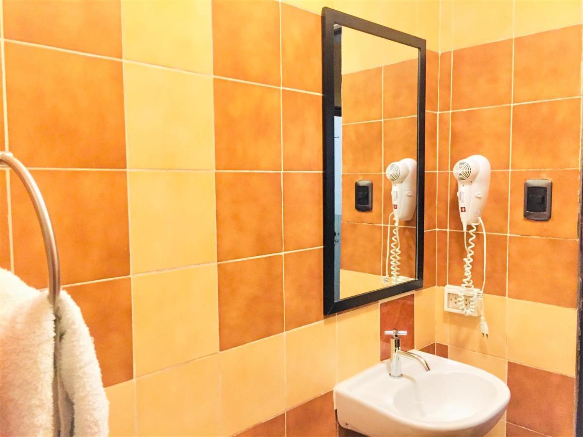 Hostal Carlos Tenaud Lima Luaran gambar